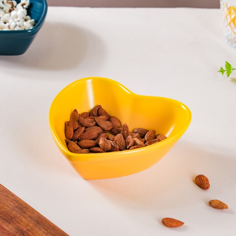 Hearty Ceramic Bakeware Small Yellow 6 Inch