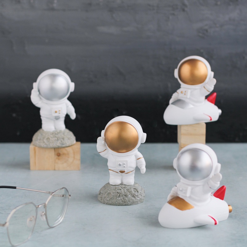 Table Astronauts