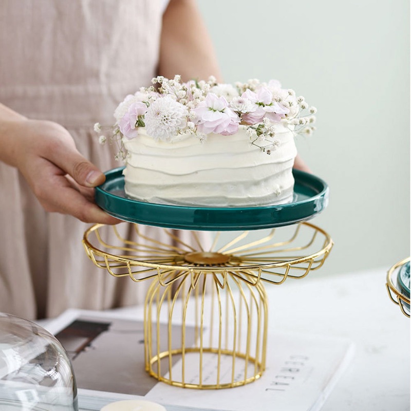 Cake Stand With Lid 8 inch