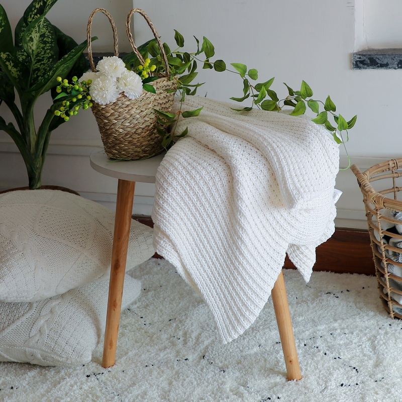 Throw blanket