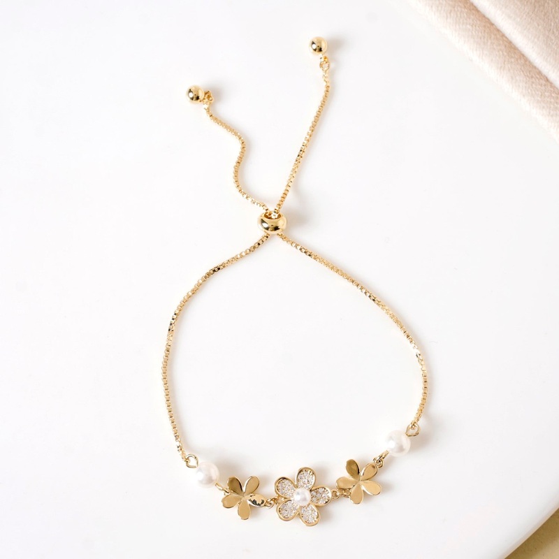 Floral Grace Gold Chain Bracelet