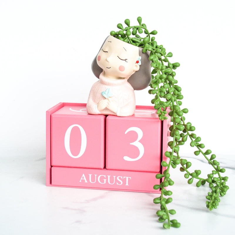 Pink Table Calendar