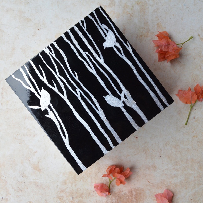 LACQUER box with bird design - black and white