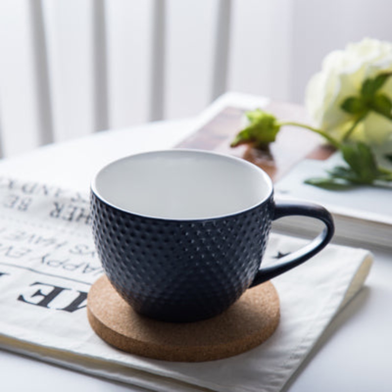 MAGNIFIQUE textured mug with cork coaster - Prussian blue