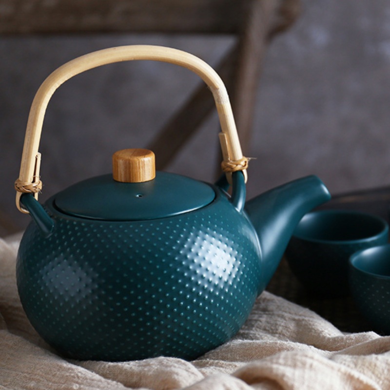 MAGNIFIQUE Textured Tea Pot