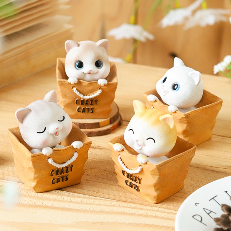 Cat Showpiece