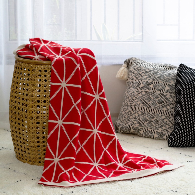 MERRY Double Sided Pattern Knitted Throw Blanket - Crimson, Cream