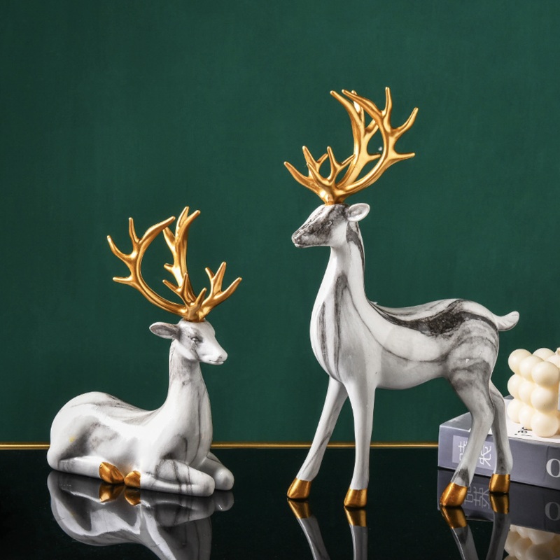 Reindeer Showpiece