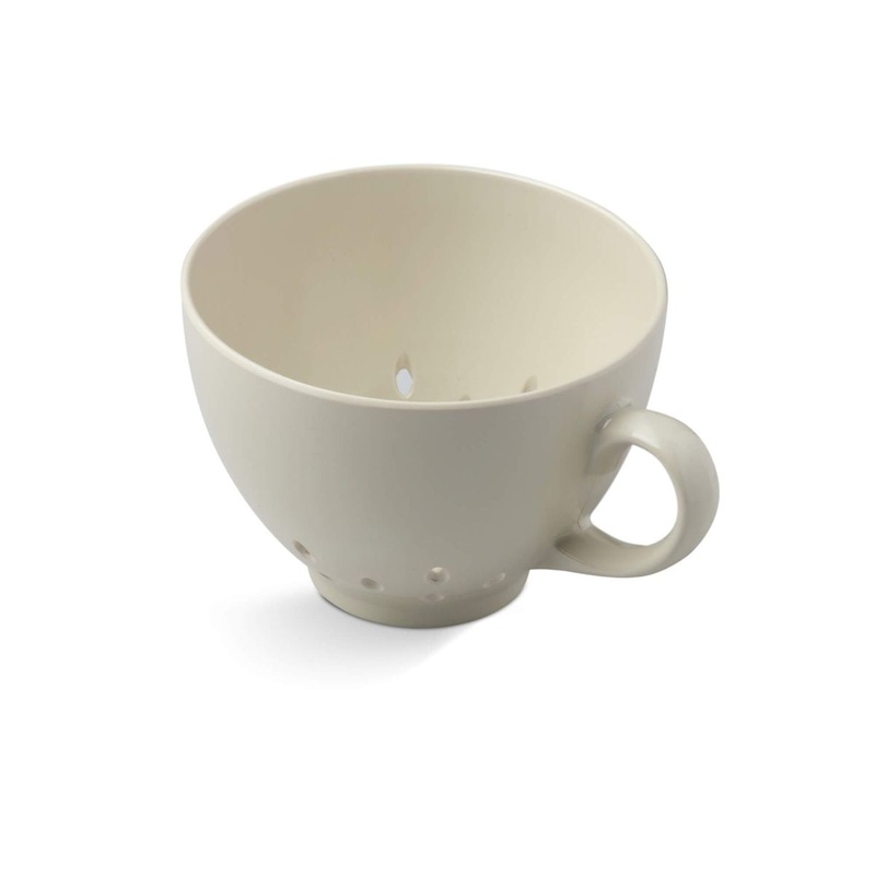 Zeal Berry Colander w/Handle - Cream