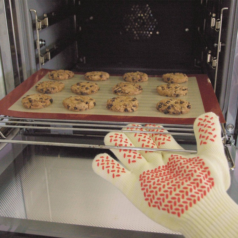 NoStik Oven Glove