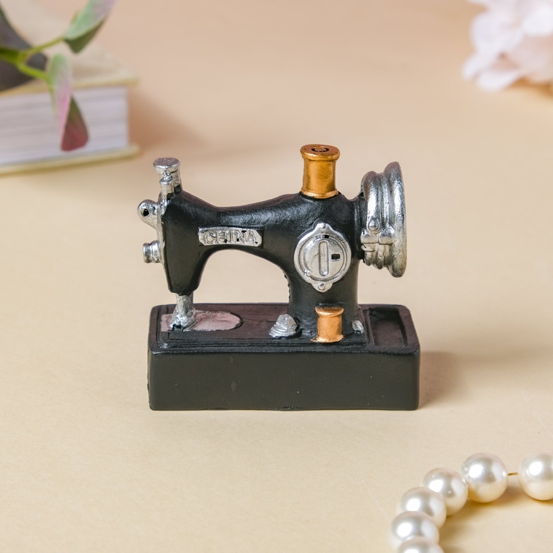 Sewing Machine Showpiece