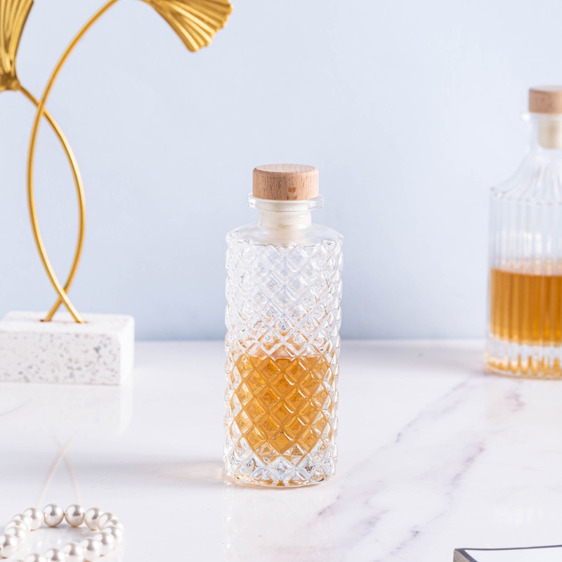 Long Rhombus Textured Decanter Bottle