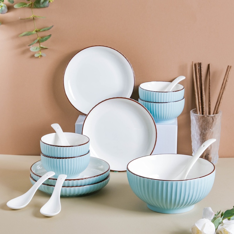 Azure 18 Piece Soup Salad Set For 4