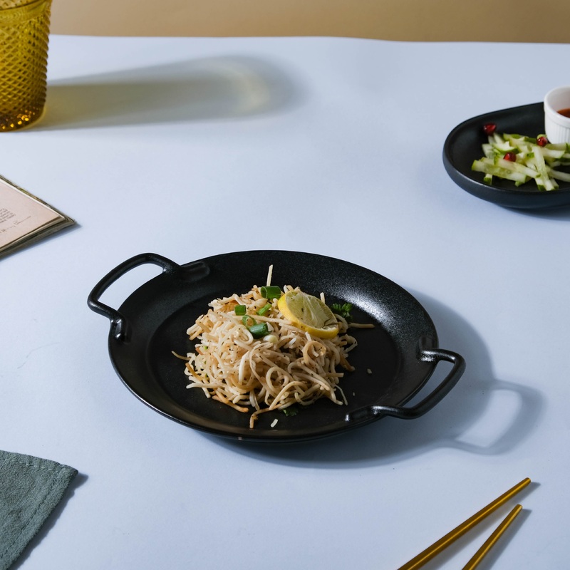 Round Baking Tray With Handle
