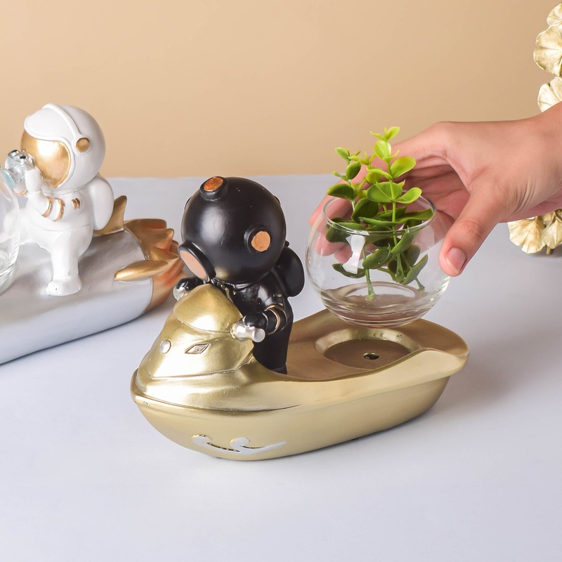 Black Astronaut Diver Glass Vase
