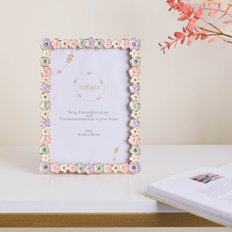 Flower Festoon Photo Frame Medium