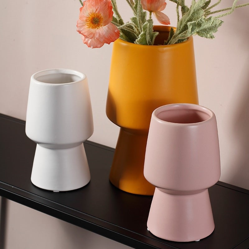 Monotone Vase