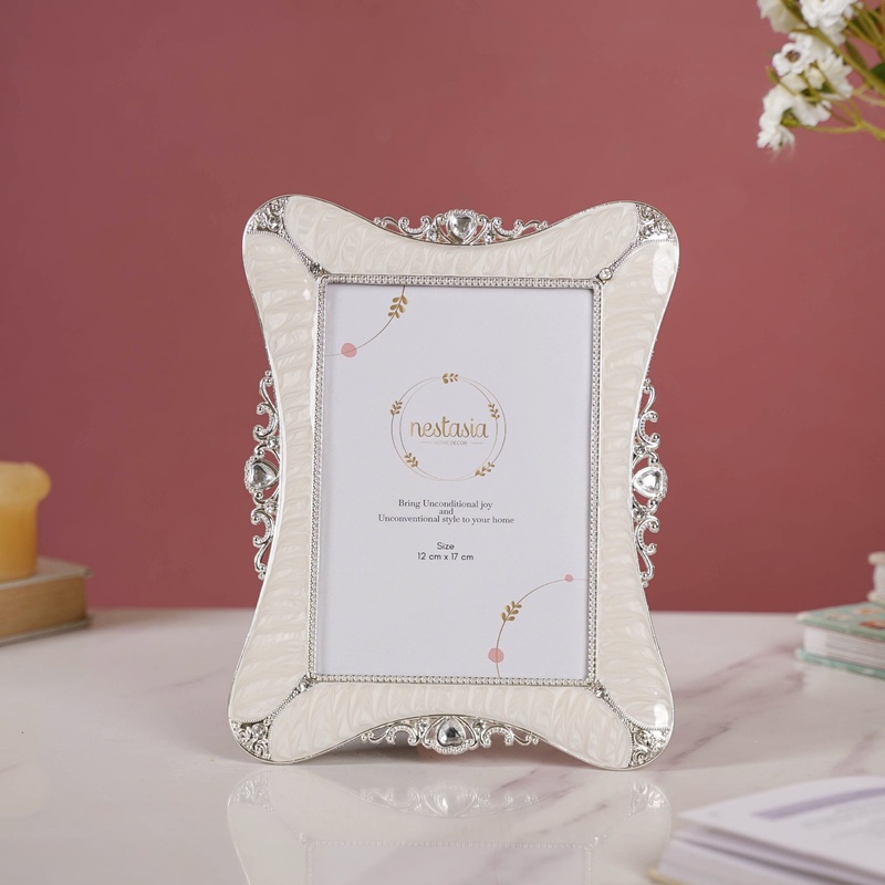 White Vintage Photo Frame