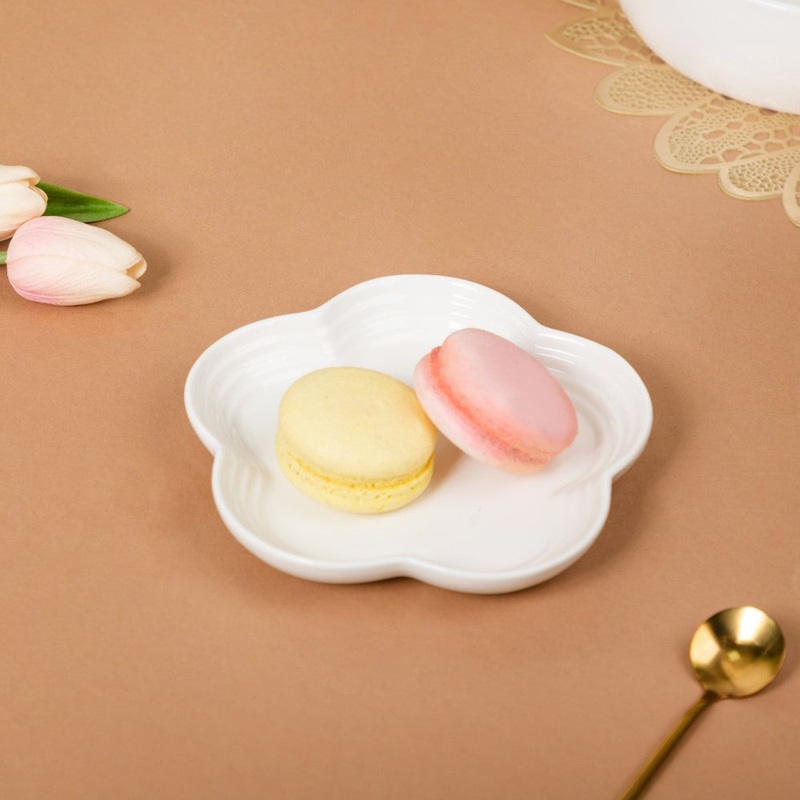 Moon White Daisy Dessert Plate 6 Inch