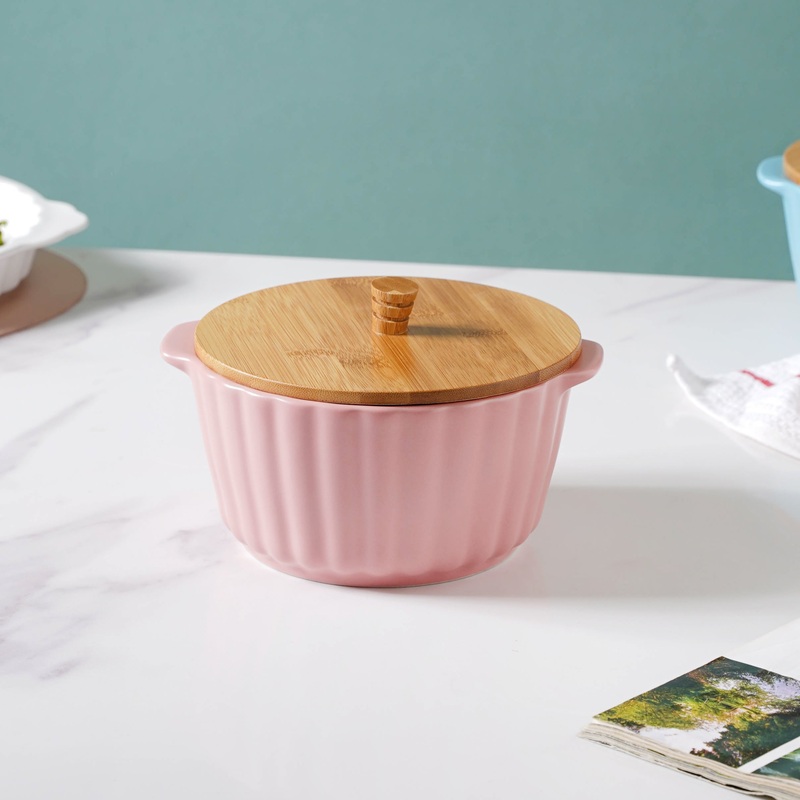 Peppy Pink Scalloped Pot With Lid 8 Inch