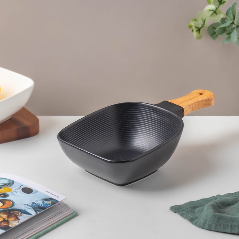 Riona Ceramic Bowl With Wooden Handle Black
