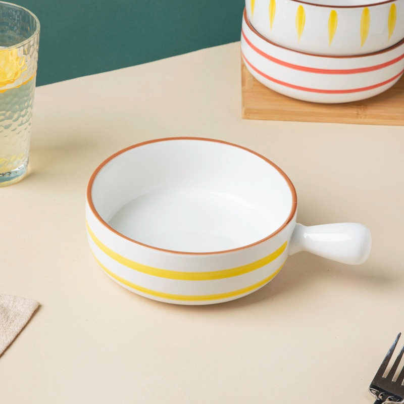 Swirl Baking Bowl With Handle Yellow