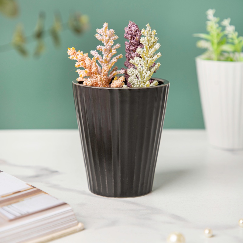 Nordic Black Ribbed Ceramic Planter