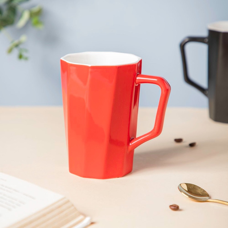 Carmine Red Ribbed Cup 350 ml
