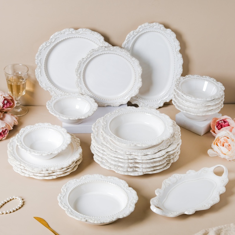 Faye Vintage 22 Piece Dinner Set For 6