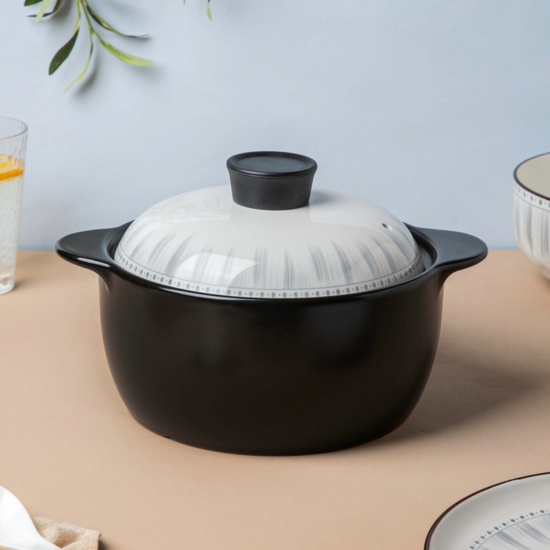 Dainty Patterned Ceramic Cooking Pot With Lid 1800 ml