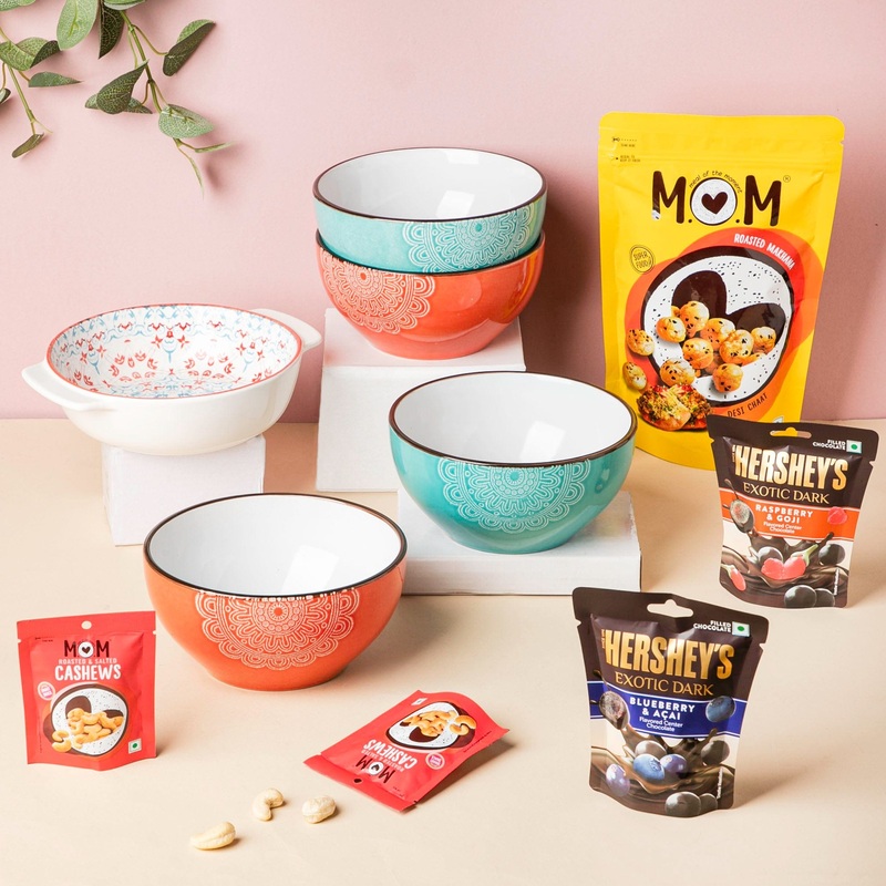 Mandala Snackfully Yours Hamper Set Of 10