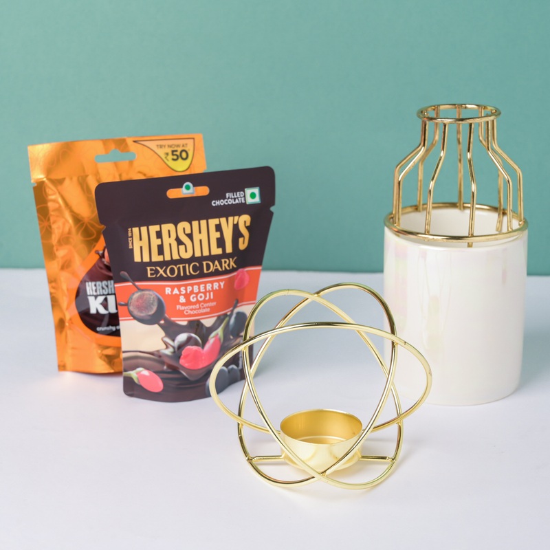 Metallic Magic Festive Gift Hamper Set Of 4