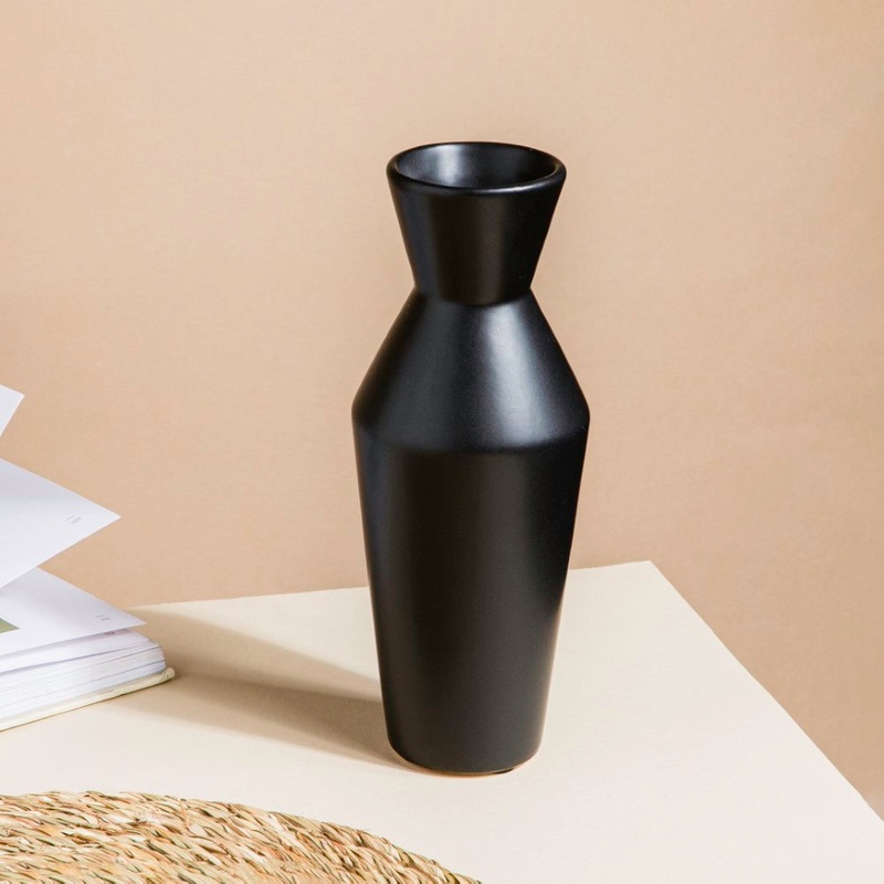 Minimalist Ceramic Vase Black
