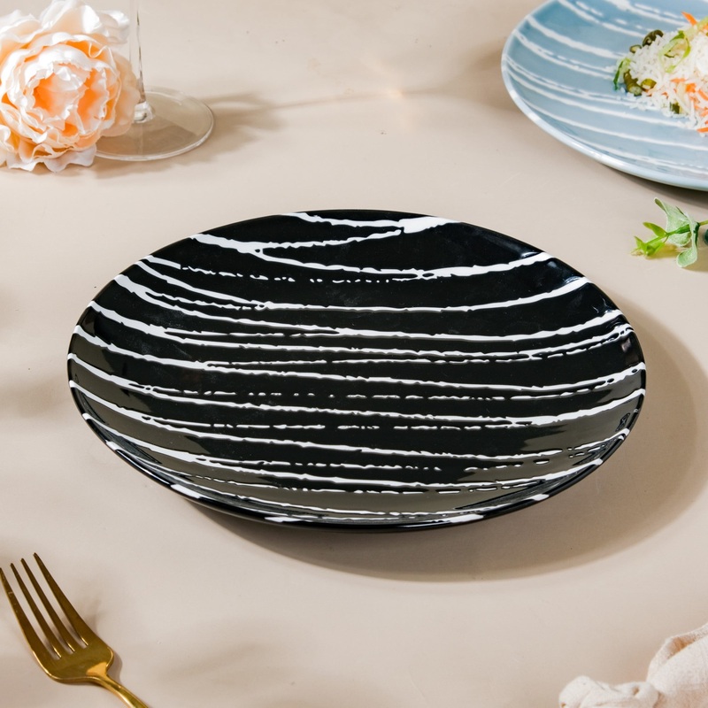 Sleek Abstract Patterned Dinner Plate Black 9.5 Inch