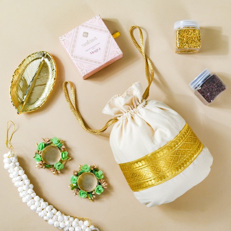 Malayalam Wedding Gift Hamper Set Of 8