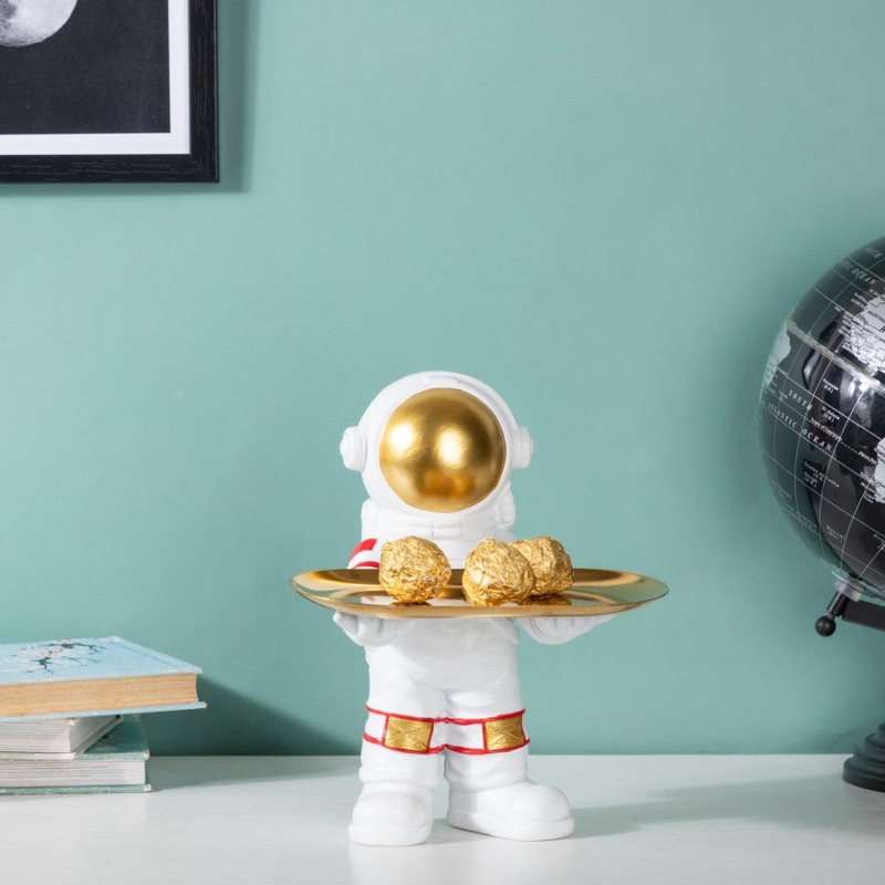 Astronaut Decor Showpiece With Trinket Tray 9 Inch