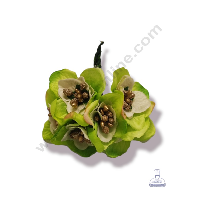 Cake Decor  Medium Leaf Flowers  With Pollen Bunch of  6 Pcs  Green