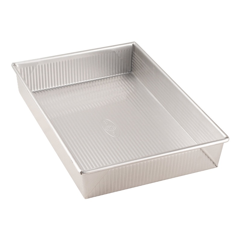 Chicago Metallic Rectangular Cake Pan, 9" x 13" x 2.25", Glazed Aluminized Steel